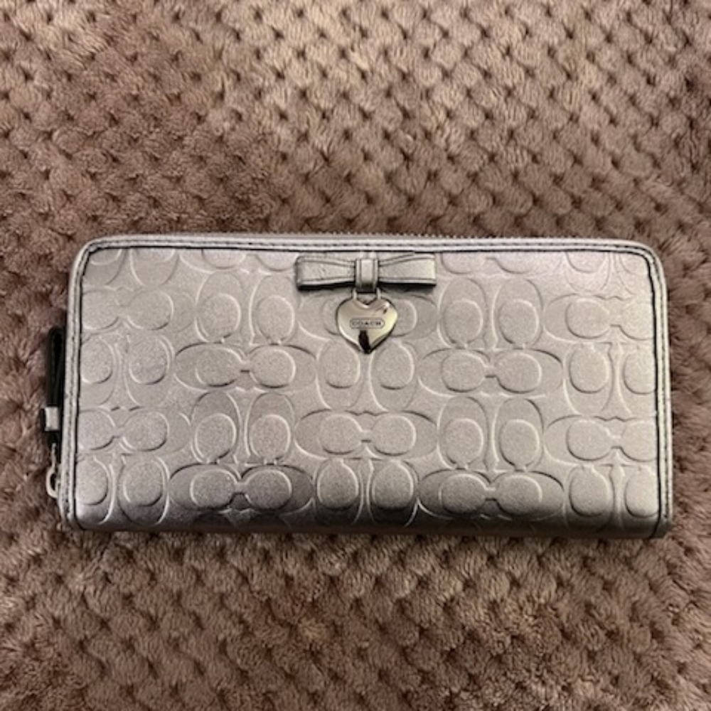 Gently Used Coach Embossed Accordin Zip Wallet